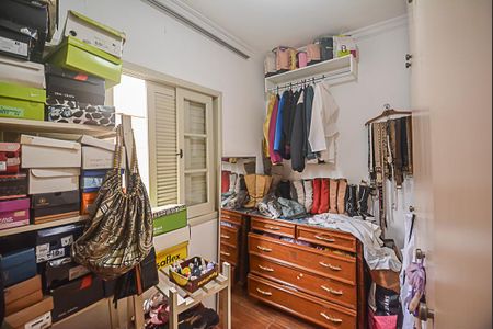 Casa para alugar com 360m², 4 quartos e 2 vagas Casa para alugar com 360m², 4 quartos e 2 vagasQuarto 1