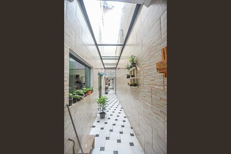Casa para alugar com 360m², 4 quartos e 2 vagas Casa para alugar com 360m², 4 quartos e 2 vagasCorredor
