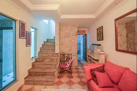 Casa para alugar com 360m², 4 quartos e 2 vagas Casa para alugar com 360m², 4 quartos e 2 vagasSala 1
