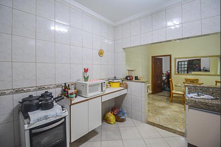 Casa para alugar com 360m², 4 quartos e 2 vagas Casa para alugar com 360m², 4 quartos e 2 vagasCozinha 2