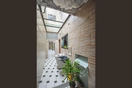 Casa para alugar com 360m², 4 quartos e 2 vagas Casa para alugar com 360m², 4 quartos e 2 vagasÁrea de Serviço 2