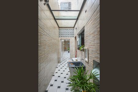 Casa para alugar com 360m², 4 quartos e 2 vagas Casa para alugar com 360m², 4 quartos e 2 vagasÁrea de Serviço 2