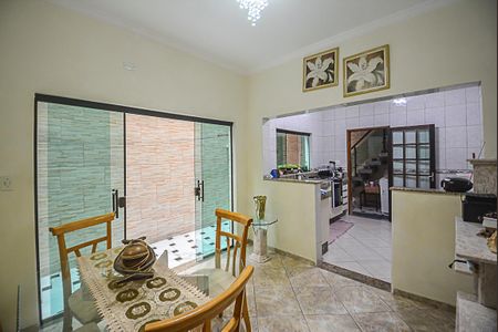 Casa para alugar com 360m², 4 quartos e 2 vagas Casa para alugar com 360m², 4 quartos e 2 vagasSala 2