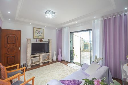 Casa para alugar com 360m², 4 quartos e 2 vagas Casa para alugar com 360m², 4 quartos e 2 vagasSala 3