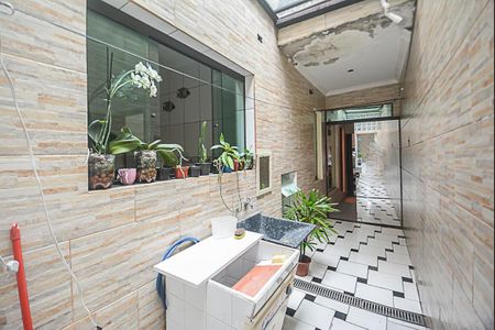 Casa para alugar com 360m², 4 quartos e 2 vagas Casa para alugar com 360m², 4 quartos e 2 vagasÁrea de Serviço 2
