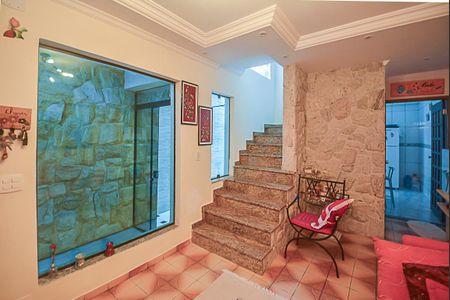 Casa para alugar com 360m², 4 quartos e 2 vagas Casa para alugar com 360m², 4 quartos e 2 vagasSala 1