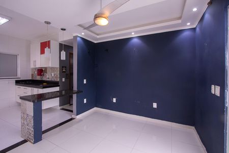 Sala de casa para alugar com 2 quartos, 75m² em Venda da Cruz, São Gonçalo