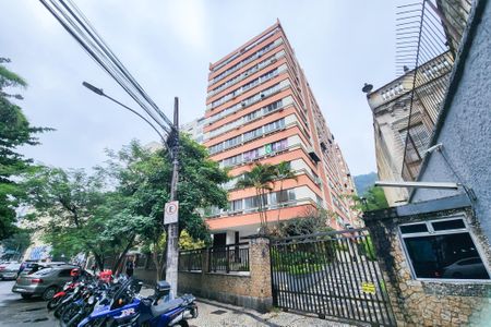 Apartamento à venda com 63m², 2 quartos e 1 vaga Apartamento à venda com 63m², 2 quartos e 1 vagaFachada