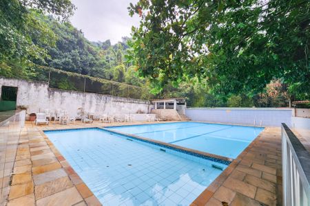Apartamento à venda com 63m², 2 quartos e 1 vaga Apartamento à venda com 63m², 2 quartos e 1 vagaÁrea comum - Piscina