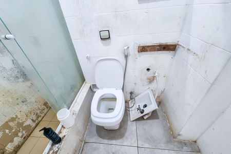 Apartamento à venda com 63m², 2 quartos e 1 vaga Apartamento à venda com 63m², 2 quartos e 1 vagaBanheiro social