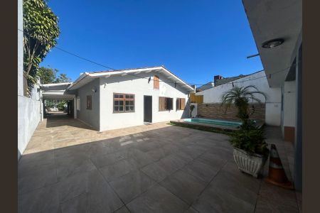 Casa para alugar com 201m², 2 quartos e 2 vagasÁrea externa