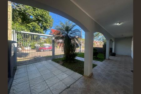 Casa para alugar com 201m², 2 quartos e 2 vagasÁrea externa