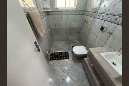 Casa para alugar com 201m², 2 quartos e 2 vagasBanheiro