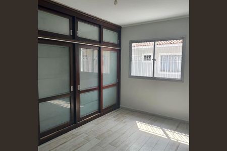 Casa para alugar com 214m², 4 quartos e 2 vagas