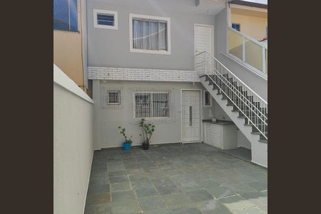 Casa para alugar com 214m², 4 quartos e 2 vagas