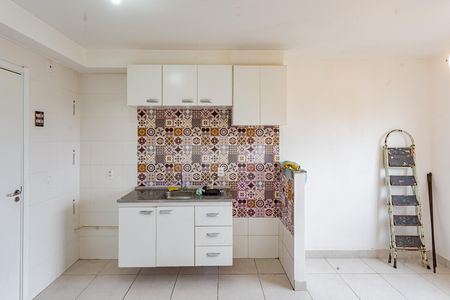 Apartamento para alugar com 33m², 2 quartos e sem vaga Apartamento para alugar com 33m², 2 quartos e sem vagaSala e cozinha