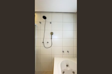 Apartamento para alugar com 175m², 3 quartos e 3 vagas Apartamento para alugar com 175m², 3 quartos e 3 vagasBanheiro da Suíte 1