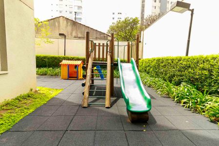 Apartamento para alugar com 175m², 3 quartos e 3 vagas Apartamento para alugar com 175m², 3 quartos e 3 vagasÁrea comum