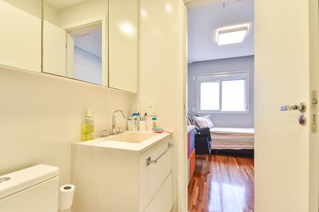 Apartamento para alugar com 111m², 3 quartos e 3 vagas Apartamento para alugar com 111m², 3 quartos e 3 vagasBanheiro da suíte 3