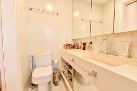 Apartamento para alugar com 111m², 3 quartos e 3 vagas Apartamento para alugar com 111m², 3 quartos e 3 vagasBanheiro da suíte 2