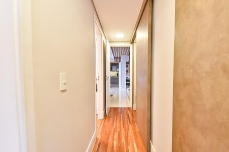 Apartamento para alugar com 111m², 3 quartos e 3 vagas Apartamento para alugar com 111m², 3 quartos e 3 vagasCorredor