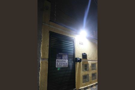 Casa de condomínio para alugar com 68m², 2 quartos e 1 vaga Casa de condomínio para alugar com 68m², 2 quartos e 1 vagaFachada