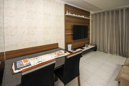 Casa de condomínio para alugar com 68m², 2 quartos e 1 vaga Casa de condomínio para alugar com 68m², 2 quartos e 1 vagaSala