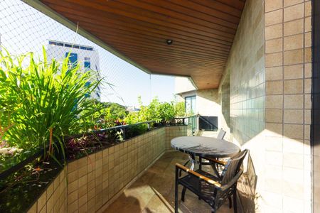 Apartamento à venda com 326m², 3 quartos e 3 vagas