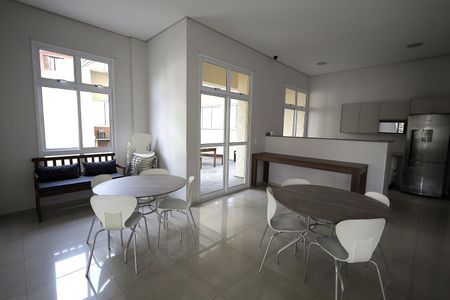 Apartamento para alugar com 75m², 2 quartos e 2 vagas Apartamento para alugar com 75m², 2 quartos e 2 vagasÁrea comum - Salão de festas