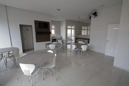 Apartamento para alugar com 75m², 2 quartos e 2 vagas Apartamento para alugar com 75m², 2 quartos e 2 vagasÁrea comum - Salão de festas