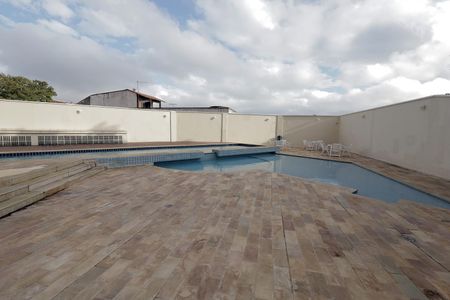 Apartamento para alugar com 75m², 2 quartos e 2 vagas Apartamento para alugar com 75m², 2 quartos e 2 vagasÁrea comum - Piscina