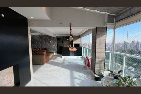 Apartamento para alugar com 224m², 3 quartos e 5 vagas