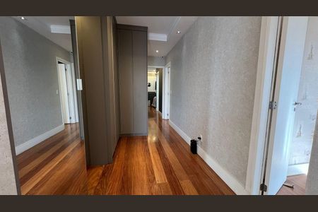 Apartamento para alugar com 224m², 3 quartos e 5 vagas