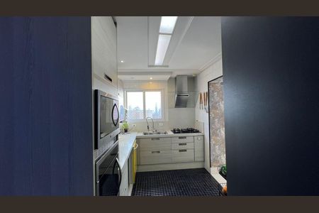 Apartamento para alugar com 224m², 3 quartos e 5 vagas