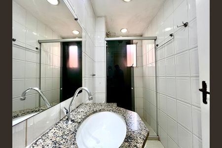 Apartamento à venda com 69m², 3 quartos e 1 vaga Apartamento à venda com 69m², 3 quartos e 1 vagaBanheiro Social