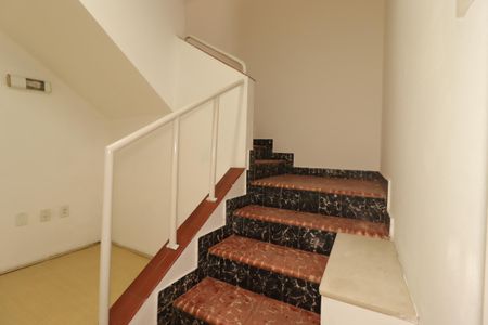 Casa para alugar com 133m², 3 quartos e 1 vagaEscada