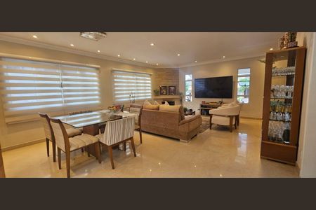 Casa para alugar com 4 quartos, 300m² em Morada dos Pinheiros (Aldeia da Serra), Barueri