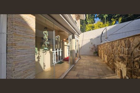 Casa para alugar com 300m², 4 quartos e 4 vagas