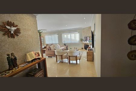 Casa para alugar com 300m², 4 quartos e 4 vagas