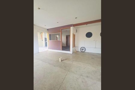 Casa à venda com 300m², 3 quartos e 5 vagas