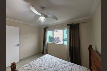Casa de condomínio para alugar com 300m², 5 quartos e 2 vagas