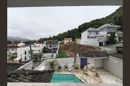 Casa de condomínio para alugar com 300m², 5 quartos e 2 vagas