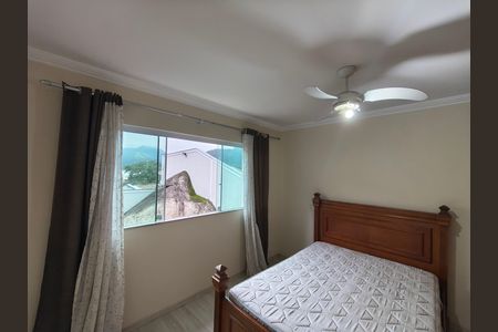 Casa de condomínio para alugar com 300m², 5 quartos e 2 vagas