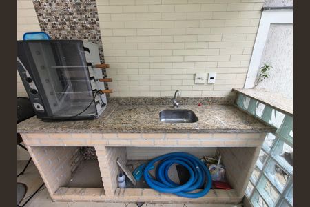 Casa de condomínio para alugar com 300m², 5 quartos e 2 vagas