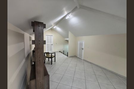Casa de condomínio para alugar com 300m², 5 quartos e 2 vagas