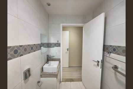 Casa de condomínio para alugar com 300m², 5 quartos e 2 vagas