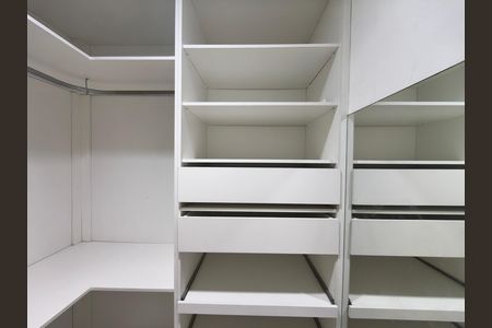 Casa de condomínio para alugar com 300m², 5 quartos e 2 vagas