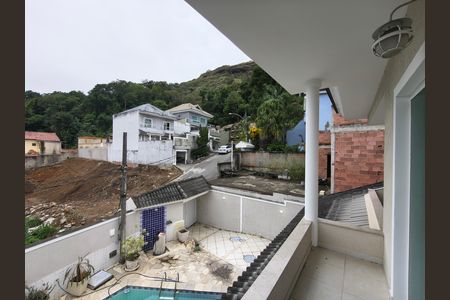 Casa de condomínio para alugar com 300m², 5 quartos e 2 vagas