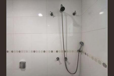 Casa de condomínio para alugar com 300m², 5 quartos e 2 vagas