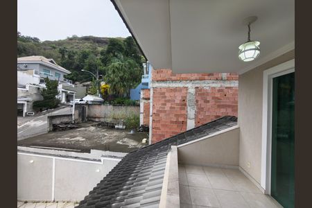 Casa de condomínio para alugar com 300m², 5 quartos e 2 vagas